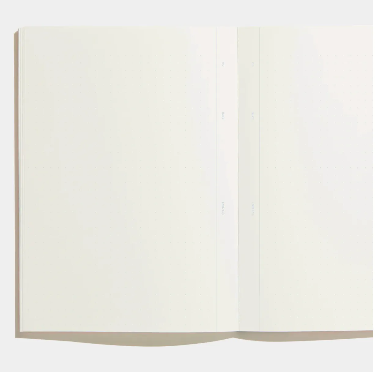 Before Breakfast – Every Day Notes Lilac Grey Dots – Cuaderno Malla de Puntos A5 (19,6 x 14,1 cm)